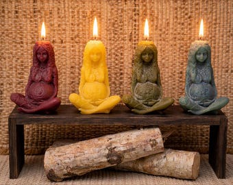 La vela de cera de abeja Matriarca, vela de altar hecha a mano para la fertilidad, la manifestación y la creación sagrada, 100% cera de abeja, teñida con tintes vegetales, hecha en