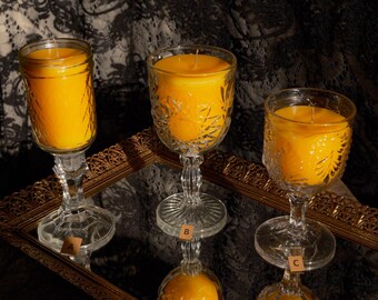 Colección Ritmo Circadiano: Vela de copa de cera de abejas vertida a mano, cristal de segunda mano, mecha de cáñamo, ritual vespertino, luz acogedora, ecológica.