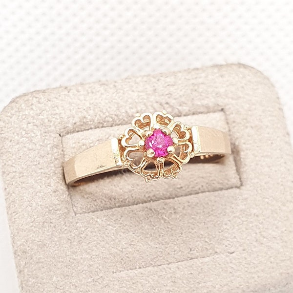 Vintage 9k 9ct Gold Ruby Ring Heart Bezel Hallmarked Solid 375 Fine Estate Red Gemstone Real Genuine Womens Fine Jewelry Jewellery Sparkly