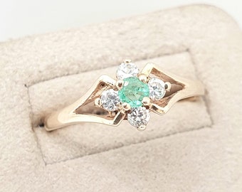 Vintage 9ct Gold Emerald Ring Cluster Halo Solid 375 9k CZ Round Cut Gemstone Fine Estate Genuine Real Retro Womens Jewellery Jewelry