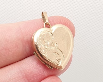 Vintage Solid 9k 9ct Gold Heart Locket All 9ct 9 Carat Necklace Hallmarked Cute Engraved Photo Picture Pendant Womens Jewelry Jewellery