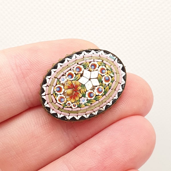 Antique Victorian Fine Micro Mosaic Micromosaic Brooch Tiles Gold Gilt Oval Millefiori Italy Italian 1800s Vintage Jewelry Jewellery