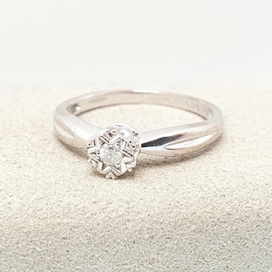 Vintage 9ct White Gold Diamond Ring Solitaire Star Setting Solid 9k 375 Natural Gemstone Wedding Gift Cute Sparkly Womens Jewelry Jewellery