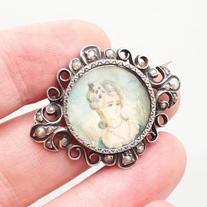 Broche antiguo georgiano en miniatura de plata maciza con forma de perla, estilo renacentista rococó, pintado a mano, joyería vintage.