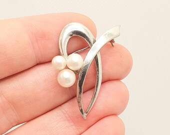 Vintage TASAKI Sterling Silver Pearl Brooch Cultured White Lustre Genuine Japanese Real "T" Makers Gift Fine Estate Womens Jewelry Jewellery