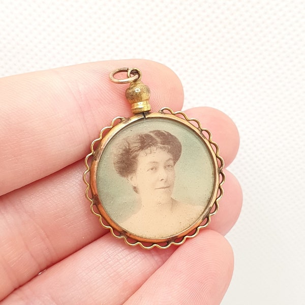 Antique Rolled Gold Locket Pendant Picture Photo Gold Filled Double Sided Waved Border Necklace Photo Edwardian Vintage Jewelry Jewellery