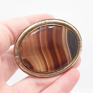 Victorian Antique Agate Rolled Gold Brooch Pin Very Large Big Huge Banded Striped Lace Quartz Chalcedony Engraved Jewelry Jewellery Vintage