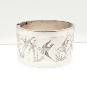 Antique Victorian Sterling Silver Bird Bracelet Bangle Vaughtons Hand Engraved Birds Thick Big 35.73g Swallow Vintage Jewelry Jewellery