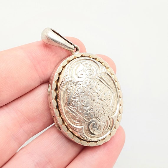Antique Solid Silver Victorian Locket Dome Centre… - image 1