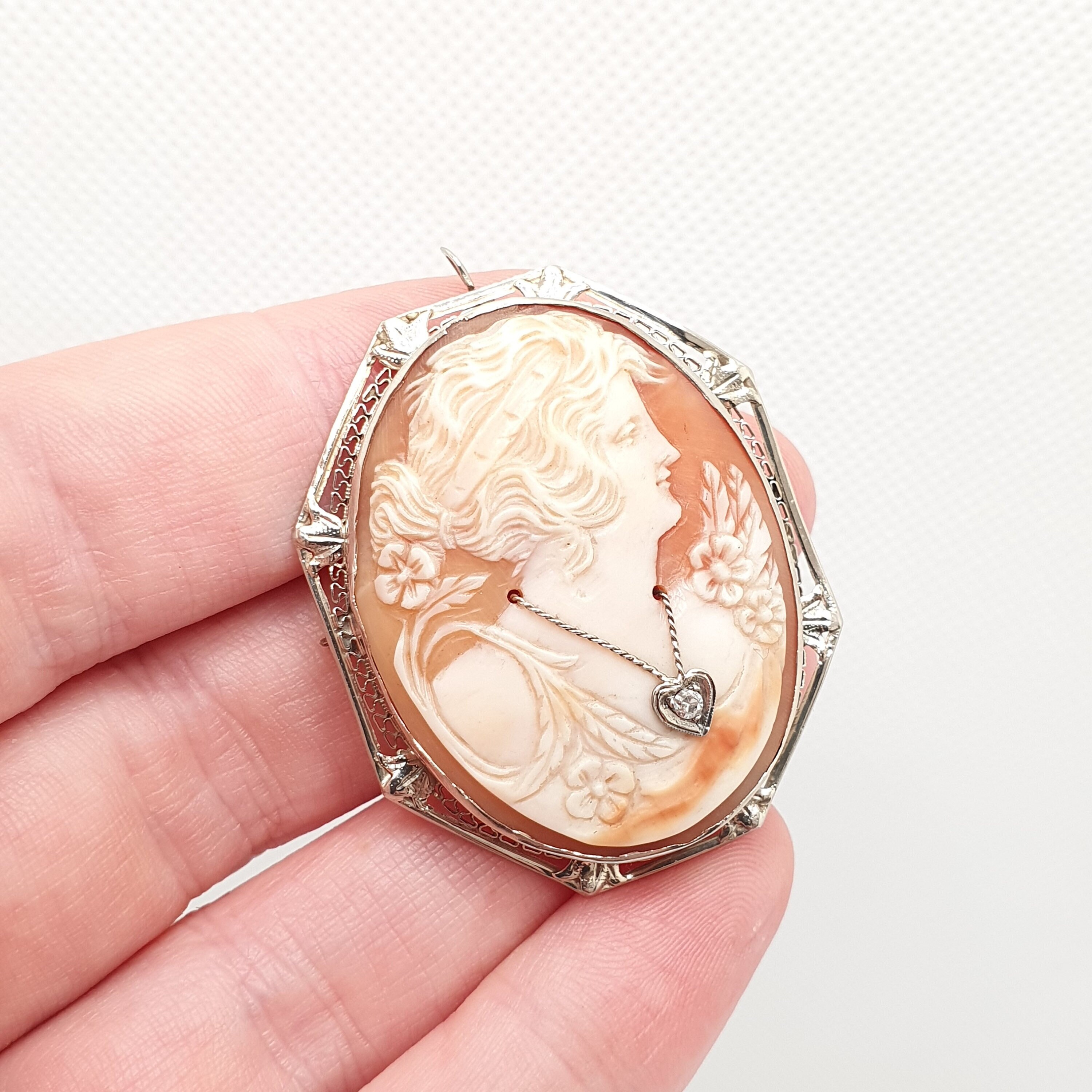 Old Vintage 14K Gold Cameo Pendant Brooch Diamond Necklace Heart Solid 14kt 585 White Gold Fine Large Big Shell Estate Jewelry Jewellery