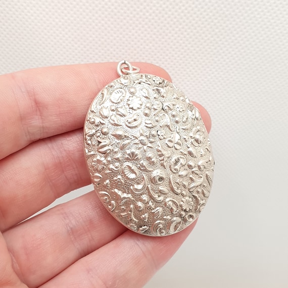 Antique Victorian Solid Silver Locket Shell & Flo… - image 1