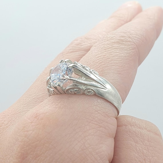 Vintage Solid Silver CZ Gypsy Ring Solitaire Roun… - image 4