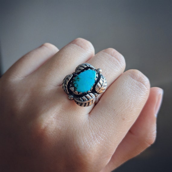 Beautiful Vintage Navajo Turquoise Sterling Silver Ring Native American Old Beautiful Vintage Navajo Turquoise Sterling Silver Ring Native American Old