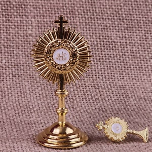 Monstrance Set Pin and Mini-monstrance - for First Communion or other important Catholic events, Miniature Holy Eucharist, Blessed Sacrament