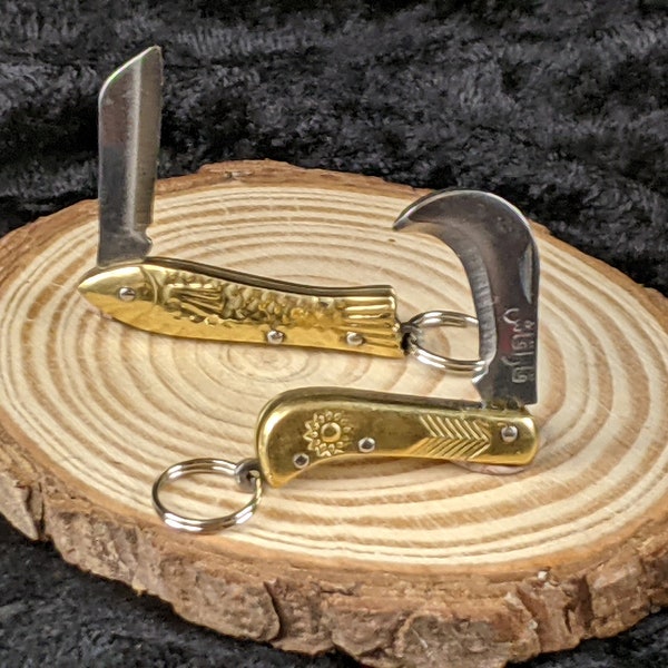 Set of 2 Mini Knives: a minnow and a scimitar