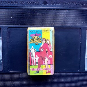 1997: AUSTIN POWERS