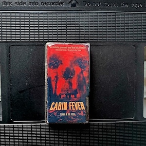 CABIN FEVER (2002)