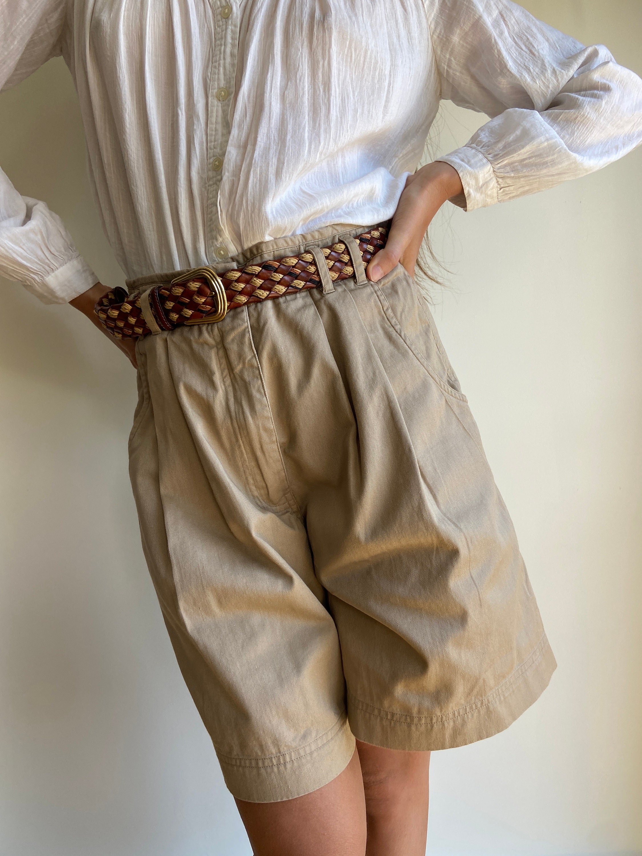 90s Khaki Beige Trouser Shorts / High Waisted Relaxed Fit