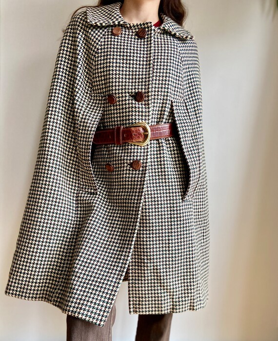 Vintage plaid houndstooth tweed cape / 60s 70s do… - image 2