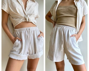 Vintage 80s oatmeal shorts / minimalist off-white casual slouchy shorts / elastic waist drawstring culottes / loungewear / medium large