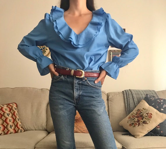 Vintage cornflower blue ruffle ruffled collar bell