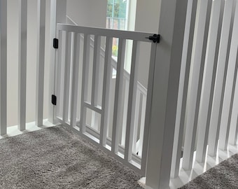 Custom spindle wooden gate | Baby gate | Stairway gate| White wooden baby gate| Farmhouse gate| Barn door baby gate| Baby gate for stairs