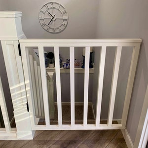 Baby gate | Baby gate for stairs | Custom baby gate | Wooden baby gate | Dog gate | Half door | Baby gate with cat door | Barn door gate
