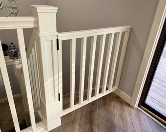 Custom spindle wooden gate | Baby gate | Stairway gate| White wooden baby gate| Farmhouse gate| Barn door baby gate| Baby gate for stairs