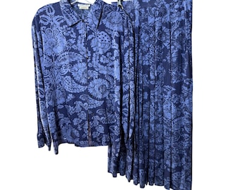 Conjunto de blusa y falda plisada Jaeger Vintage azul con estampado floral, talla US 4 pequeña.