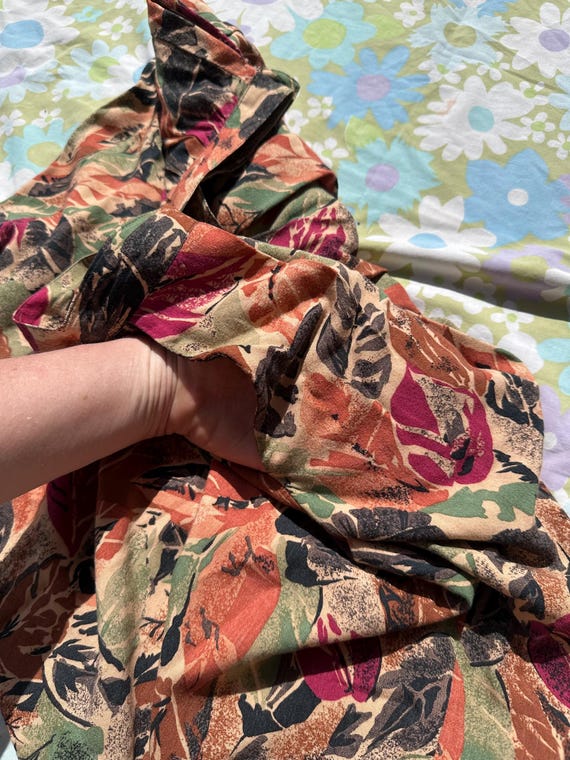 Fall Color Leaf Pattern Skirt - image 3