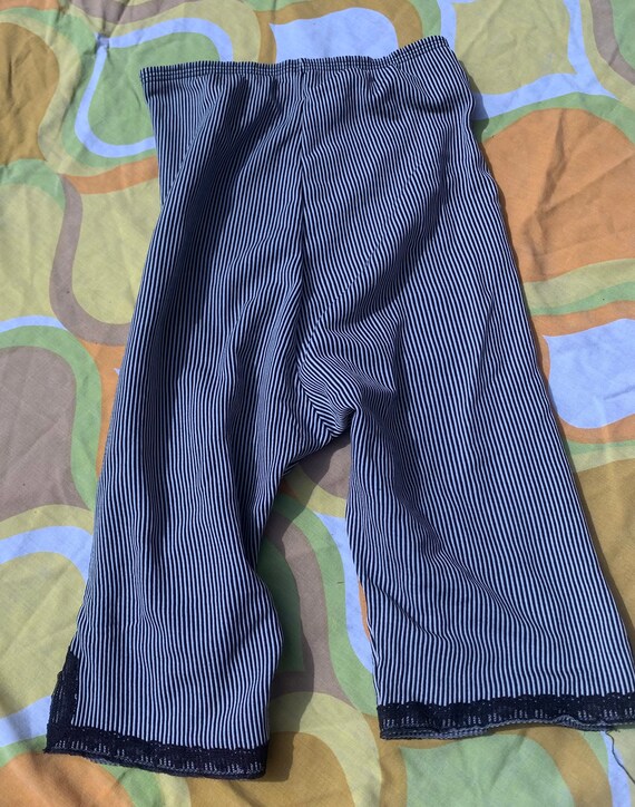 Vintage Striped Elastic Waist Shorts - image 2