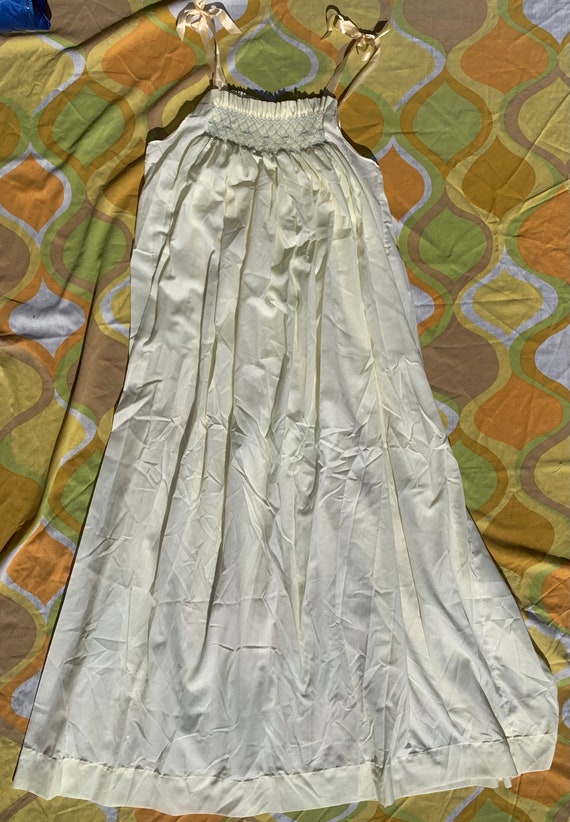 Yellow nightgown Gem