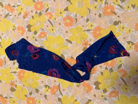 Blue Floral Pattern Scarf - image 3