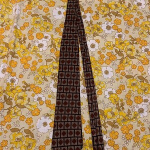 countess mara | Accessories | Vtg Golf Contess Mara Silk Tie  Vintage Countess Mara Tie Golfer On Gold Background 100% Silk Made In USA Logo main image 1