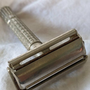 1950s Vintage Razor