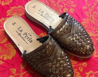 La Perla Mexicana Leather Slip On Huaraches