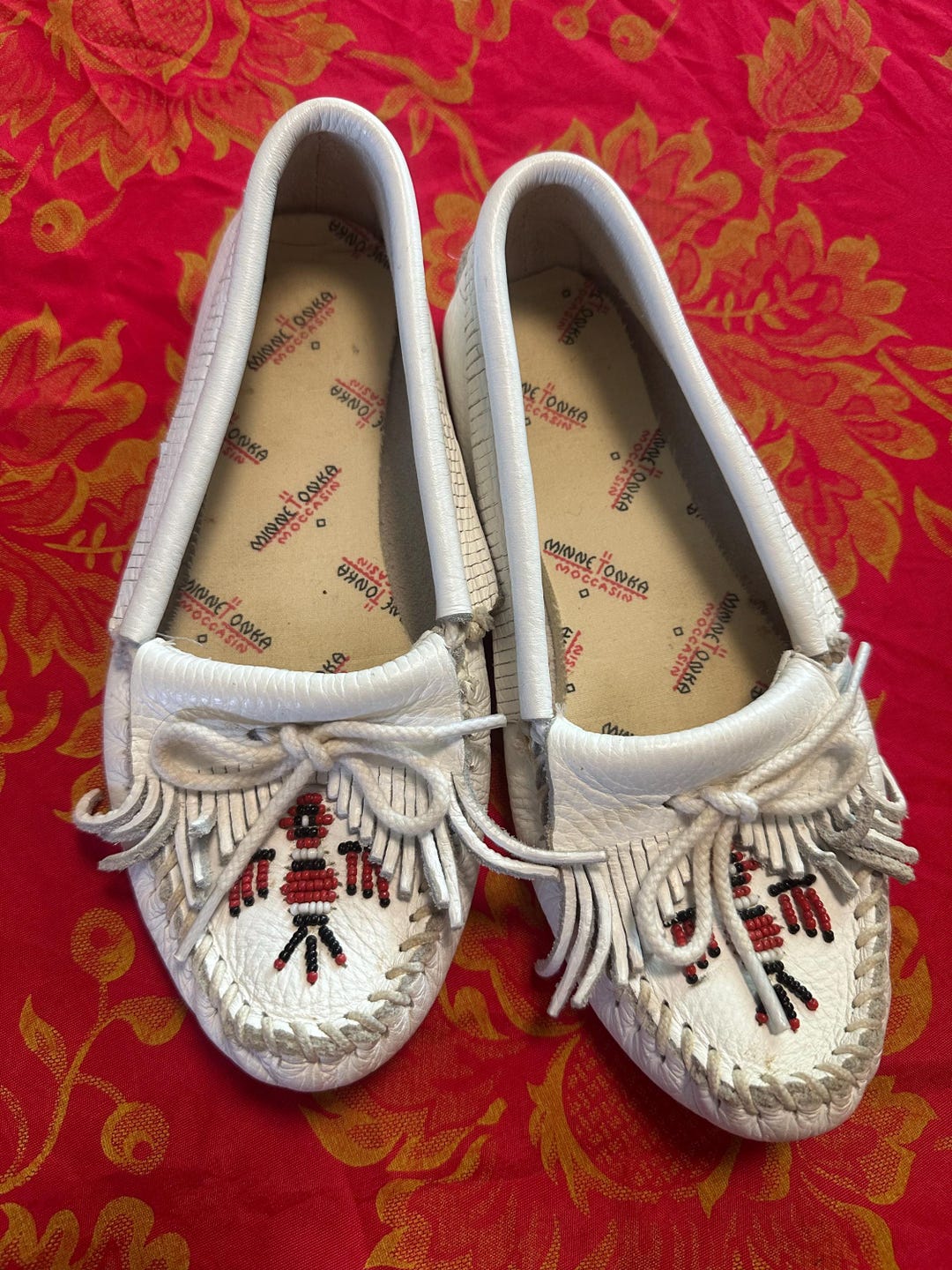 MINNETONKA ビーズ装飾 ホワイトモカシン 7 il_1080xN.7247786500_pkil.jpg