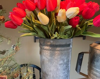 10 Realistic Tulips