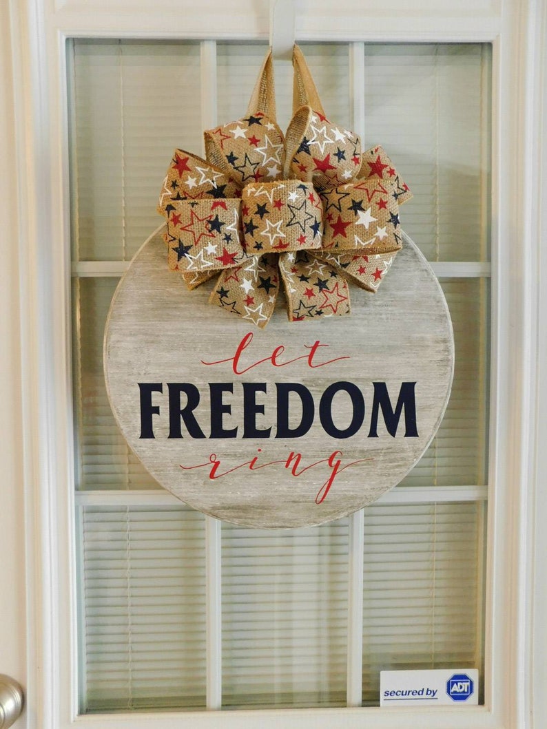 decorative over the door hangers on Lrtwfhpw0pbhqm