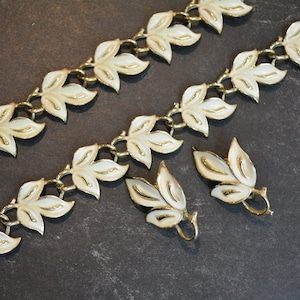 Coro, Parure, Verri, White Enamel, Leaf, Earrings Bracelet and Necklace, Silvertone, Costume , Jewelry, Vintage Jewelry, Collectible