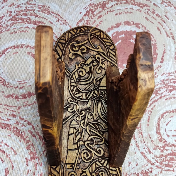 Guitar Wall Mount with Norse pattern, Guitar Mount, Guitar Hanger Guitar Hook with Viking picture, Guitar Stand, Gifts for Musicians