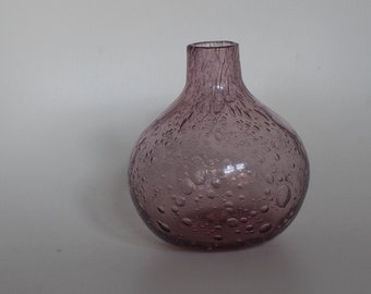 Vase soufflé à la bouche Riom Verre France pourpre 80 Design