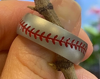 Half Rounded Baseball Stitch design in Sandblast finish. 8MM