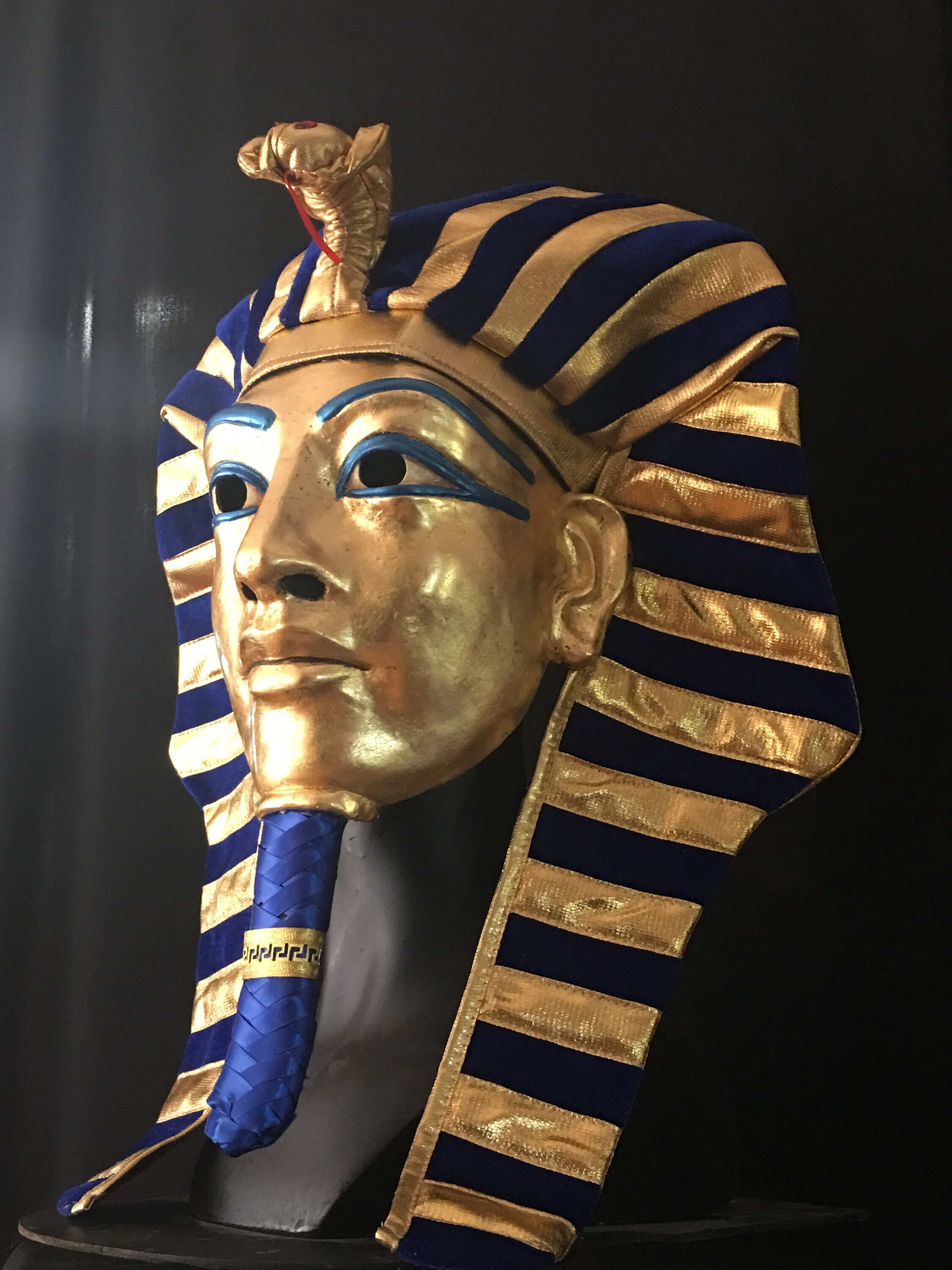 King Tuts Mask Relive The Discovery Of King Tut s Tomb And Treasures King Tuts Mask Relive The Discovery Of King Tut s Tomb And Treasures