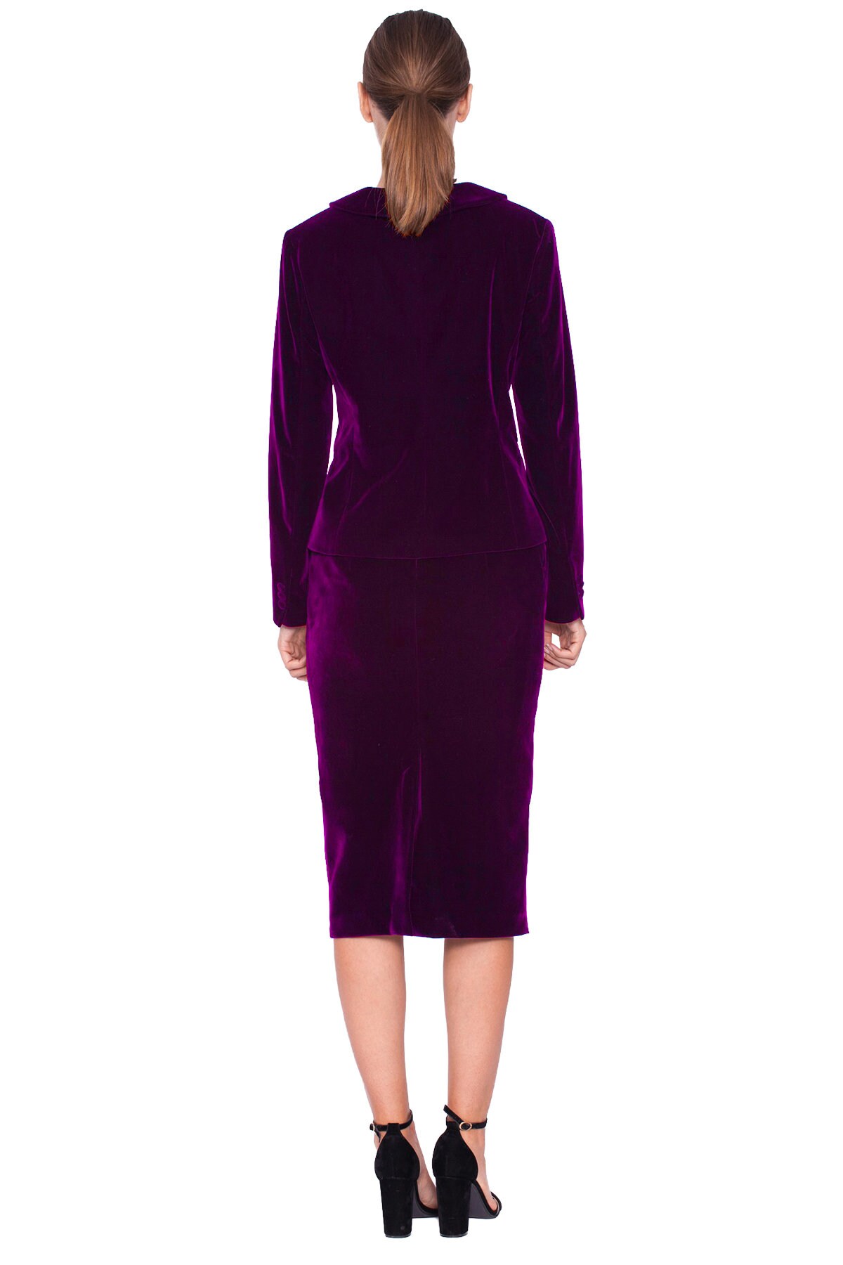 Red velvet suit composed of a fitted blazer with round collar and the