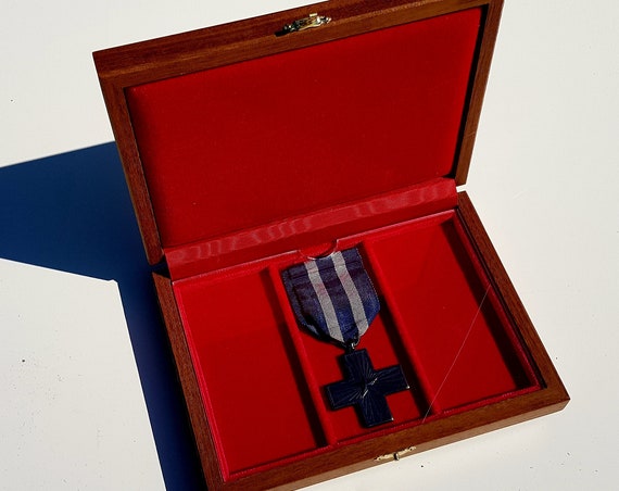 Art. ALP03MED Astuccio per 3 Medaglie Militari con Nastro Wooden Case for 3 Military Medals with Ribbon