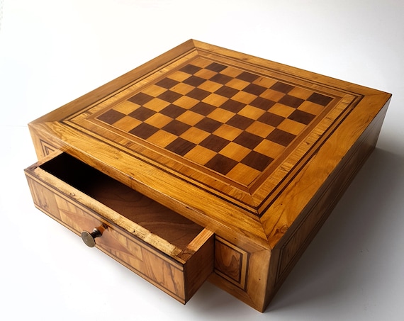 Handmade Dama in Walnut, cypress, rosewood, olive tree. With drawer. Checkers/Chess board with drawer. Handmade in Italy