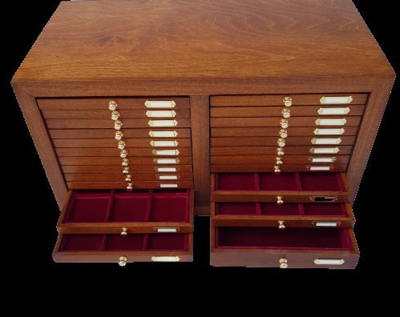 CAM22. MR ZECCHI. Wooden monetiere with 22 Drawers for Ancient Coins, internal velvet lining. Wooden Coin Cabinet