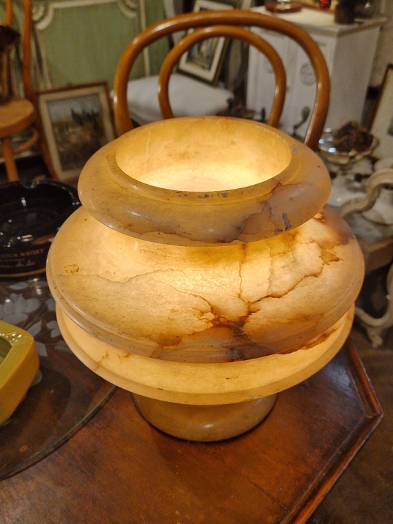 Volterra alabaster table lamp