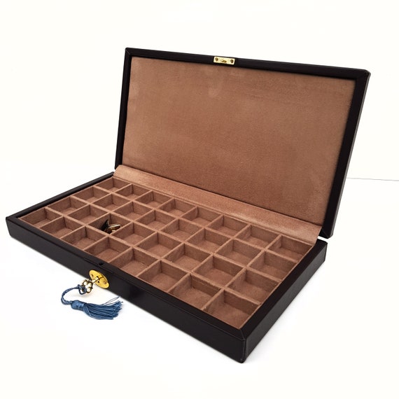 Box for 32 pairs of cufflinks. Box for 32 pairs of cufflinks.